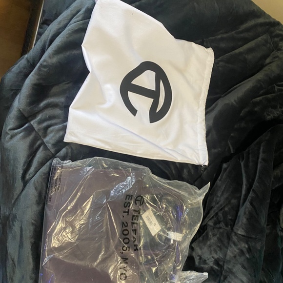 Telfar - Picture 3 of 5